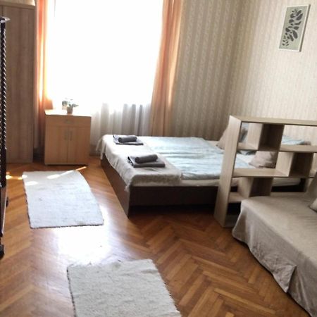 Cozy Flat At Stadionok M Station Budapeste Exterior foto