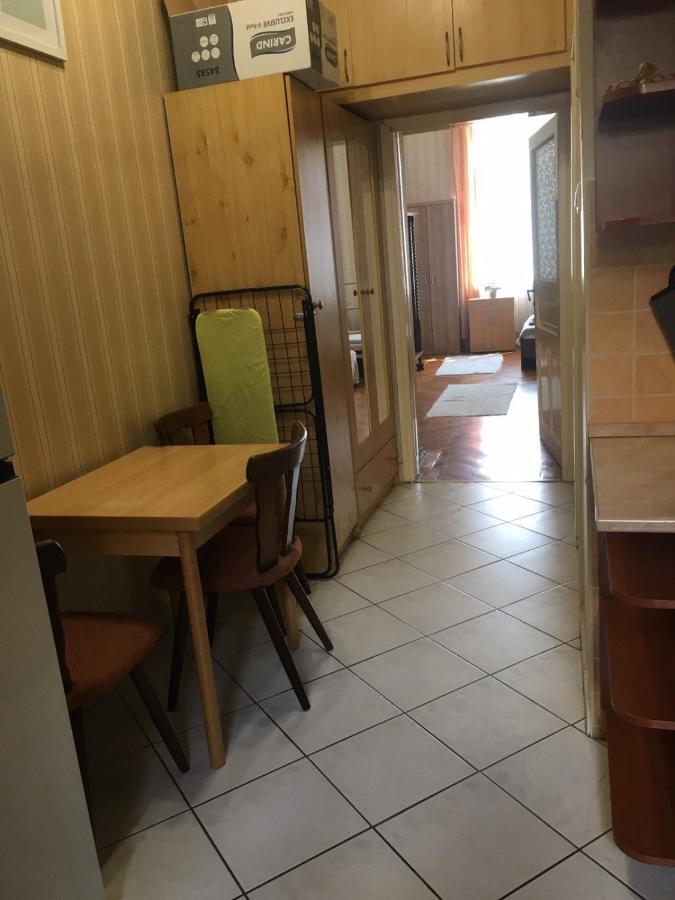 Cozy Flat At Stadionok M Station Budapeste Exterior foto